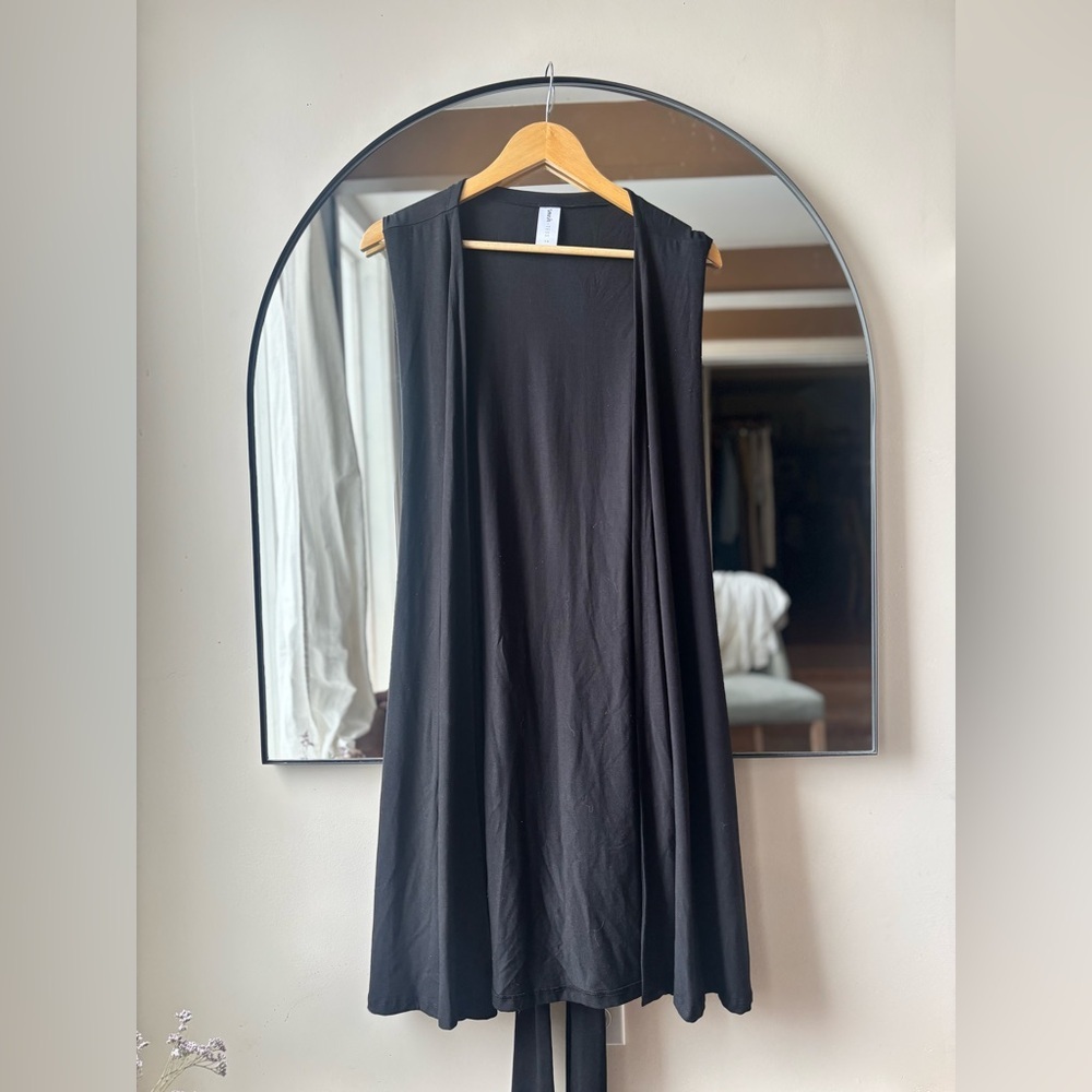 SMASH & TESS | sleeveless black cardigan | size s/m - Picture 2 of 3